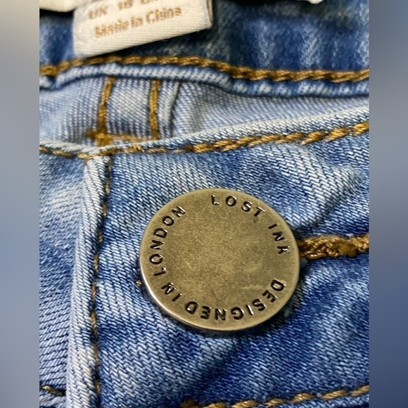 Lost Ink Jeans One Direction Song Titles Embroidered, Light Wash, Size 1X - Picture 5 of 13